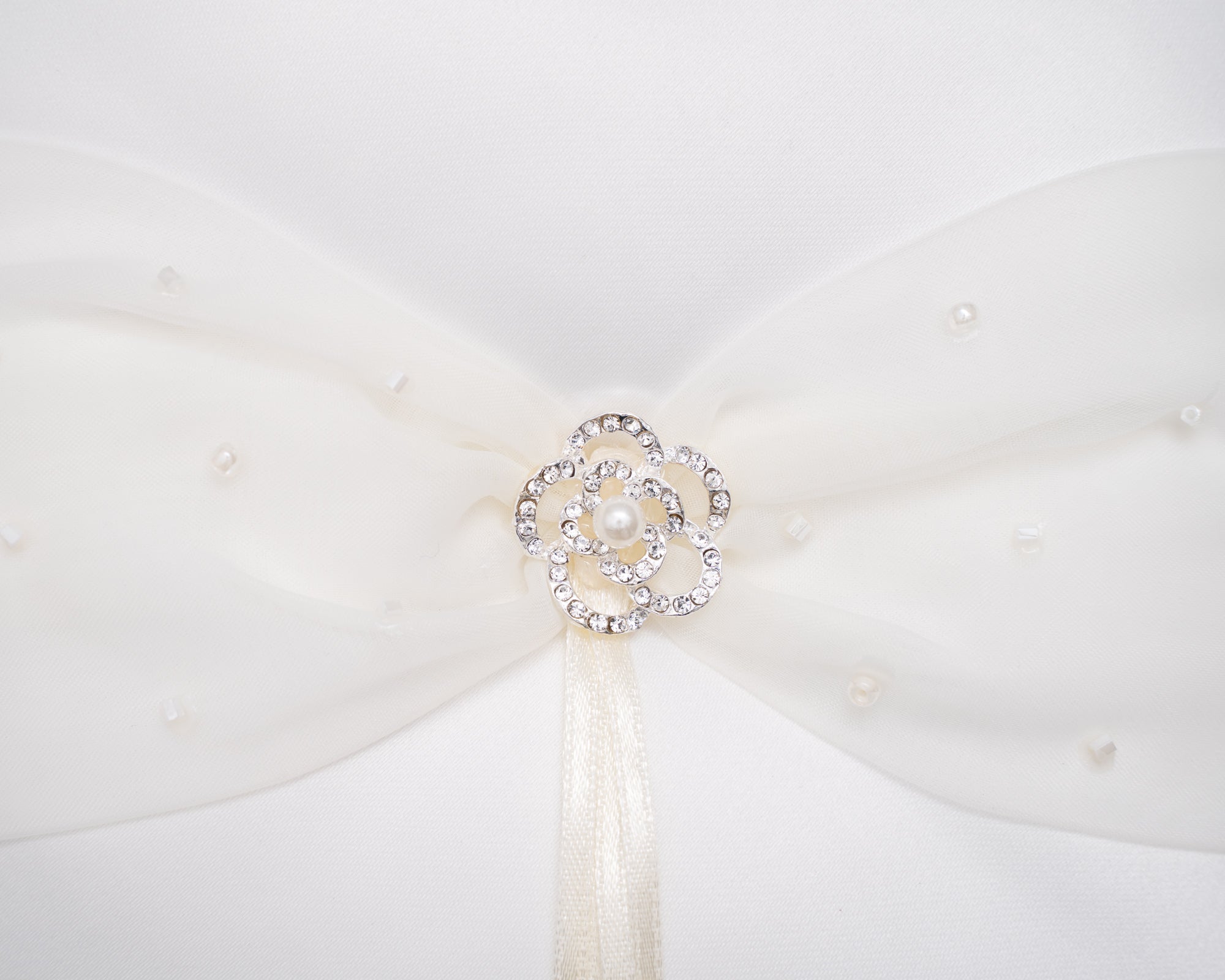 ivory knot-wedding accessories-ring cushion-meredith