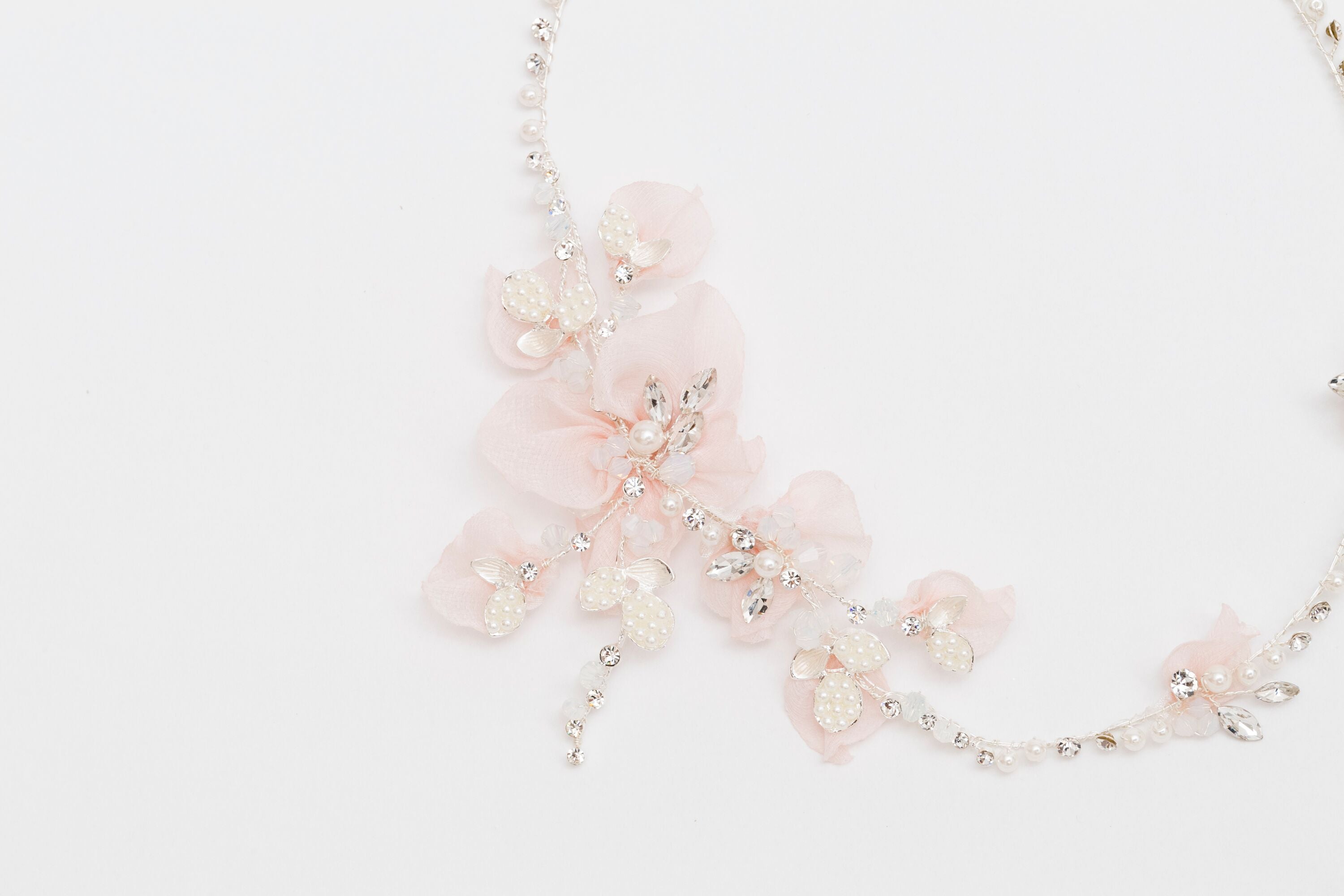ivory knot-bridal hair vines-cera-blush